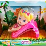 Boneca Little Dolls PlayGround Escorregador Menina 25x32x13cm